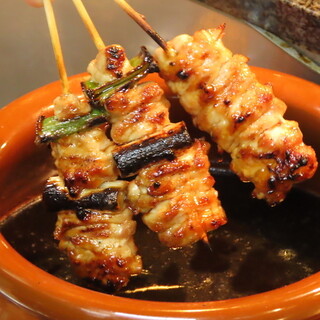 ジューシーな食感と香ばしさが◎自慢の「やきとり」を召し上がれ