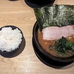 横浜家系 てつ家 - 