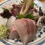 うお徳 - 刺身盛り合わせ