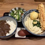 難波千日前 釜たけうどん 八重洲北口店 - カットレモンは後で貰いました。
