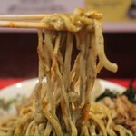 ラーメン 鷹の目 獨協大学前本店 - タレが絡むワシワシ麺