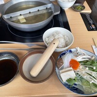 銀座しゃぶ通 マロニエゲート店 - ランチは、野菜とご飯とお肉のセット