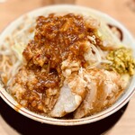 豚山 - 料理写真:味噌山 大 野菜マシ アブラマシマシ カラカラ アレ(からし高菜)