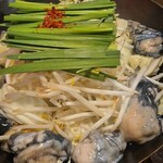 焼鳥ホルモン 炭焼き0式 - 