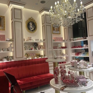 LE SALON DE NINA'S_2