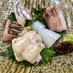 旬菜和味 - お造り盛り合わせ(穴子、アオリイカ、天然ぶり、シマアジ、サワラ)