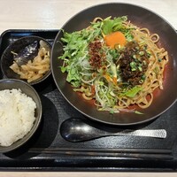 中国料理verite - 汁なし担々麺セット(卵黄付き)