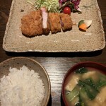 銘柄豚とんかつわおん - 