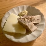 カルネジーオ イースト - 