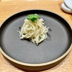 一碗水 - 八碟　まこも茸 腐乳和え