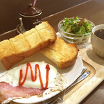 Papamama Kafe Kakurega - bacon and eggs モーニング ¥500