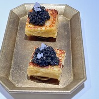 Takumi - ・キャビアとエシャロット
                    ・パルメザンチーズ風味のフレンチトースト