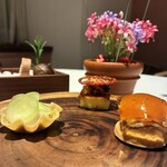 Convivio - トマトチップ/シャインマスカット/山椒ビスケット