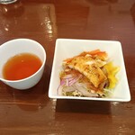 中華ダイニング 華火 - ジャスミン茶とチャイニーズサラダ