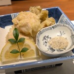 魚と煮込みとわら焼きと ととと - たら白子と舞茸の天ぷら