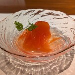 魚と煮込みとわら焼きと ととと - 冷やしトマト