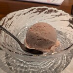 魚と煮込みとわら焼きと ととと - あまおうアイス