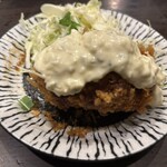 とんかつ多酒多彩 地蔵 - 牡蠣フライにはね、ソース&タルタルですよ(ﾟдﾟ)ｳﾏｰしかしデカいわ‼️