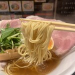 醤油らーめん ピース - 