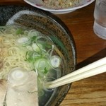 ラーメン すがわら 本店 - 塩ラーメンと半チャーハン