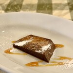 トラットリア ピッツェリア ラルテ - カカオプリン(粉糖とハチミツ)