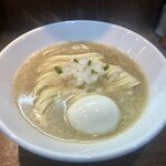 ヌードル＆スパイスカレー 今日の1番 - 玉子は店主からサービス ※いつも有り難うございます！