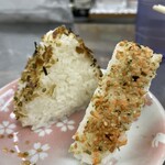 千成屋 - 厚さ薄めのおにぎり