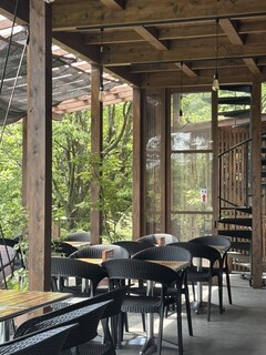 しげの屋 - 店内は席数も多く広々としています