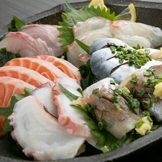 鮮度が自慢！豊洲市場から仕入れる、旬の魚介を使った一品料理