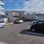 みたか食堂 - 店前駐車場2/2