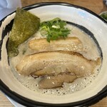 濃厚煮干とんこつラーメン　石田てっぺい - 料理写真:濃厚煮干しとんこつラーメン＋ネギ増し
（平日ライス無料）
850円＋100円