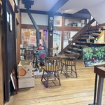 Oiwake Kissa Shitsu - 玄関広間のストーブ