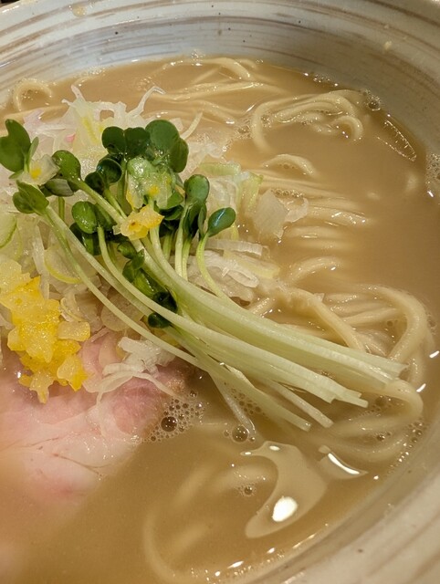 MENYA BIBIRI photo 2