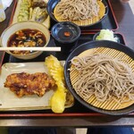 信州そば処 小木曽製粉所 - 山賊焼き、イカ天、肉つけそば