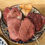 炭火焼肉ホルモン 横綱三四郎 西荻窪店 - 