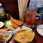 鳥椿 - 手前が煮込み。