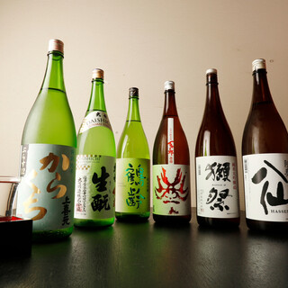 ドリンクメニューは幅広い品揃え！海鮮に合わせた充実の日本酒◎