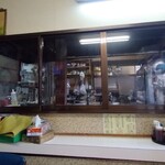 みたか食堂 - 旦那さんは窓ガラスのところにいたけど、マジック消しゴムで透明に