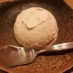 ふぐ料理 玄品 - ナッツ入りアイスクリーム