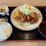 ごはん屋 わらびがみ - からあげ定食　800円