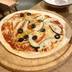 Cerdi - オリーブと彩り野菜のシチリア風ピザ