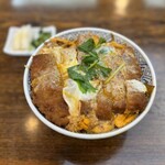 小岩やぶそば - カツ丼　なんかレベルアップしててビックリ。