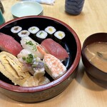 芳すし - にぎり800円