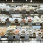 赤白 フレンチ惣菜 - 冷蔵陳列棚