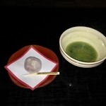 紅松庵 - お茶菓子とお抹茶