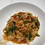 malca - 桜エビ、セリ、トマトソースのパスタ