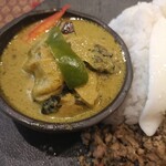 アジアティーク - グリーンカレー　ナス１個と鶏肉大きいの２個