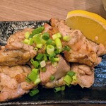 てっぺん - 日向鶏のモモ炭火焼き♡柚子胡椒で美味しくいただきました( *´꒳`* )♡