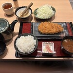 とんかつ新宿さぼてん - 料理写真:上ロースカツ定食、1980円