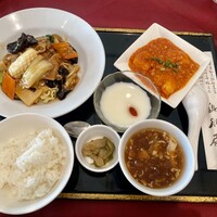 謝朋殿 幕張店 - ハーフ焼きそばセット(海老のチリソース)